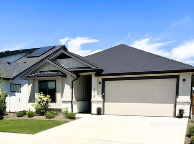 Welcome to your home with a view! This beautiful 3 bed, 2 bath - photo 1
