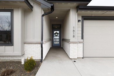 Welcome to your home with a view! This beautiful 3 bed, 2 bath - photo 4