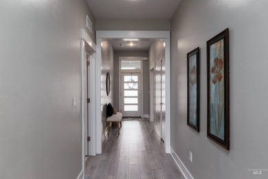 Welcome to your home with a view! This beautiful 3 bed, 2 bath - photo 6