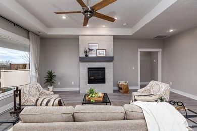 Welcome to your home with a view! This beautiful 3 bed, 2 bath - photo 8