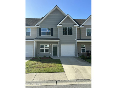 Lake Townhome/Townhouse For Sale in Beaufort, South Carolina