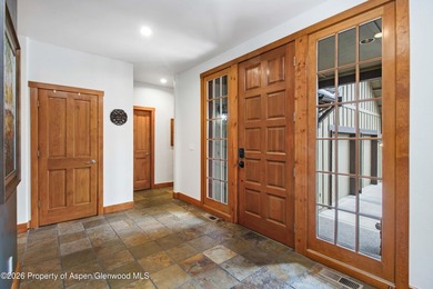 Enjoy the ease of a low-maintenance home in one of Carbondale's - photo 3
