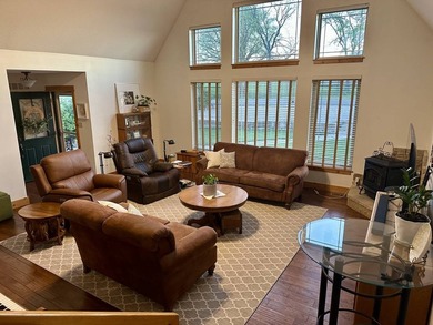 Nestled into a quiet cove, this 1 1/2 story home offers 3 - photo 5