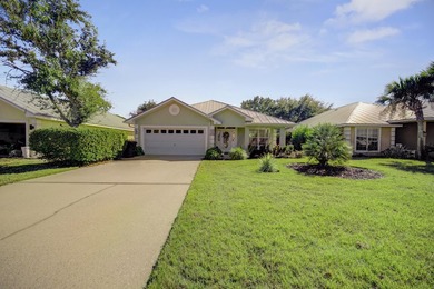 Set within the desirable Driftwood Estates community of Santa - photo 2