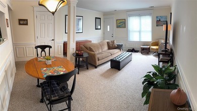 Location! Location! Welcome home to this bright, sparkling clean - photo 2