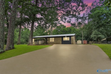 Lake Home For Sale in Guntersville, Alabama