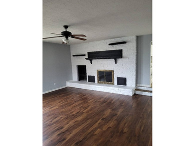 Duplex one Block from three New Restaurants.. Minutes from - photo 6