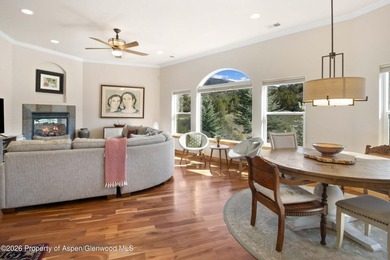 This inviting home features panoramic mountain views and a - photo 6