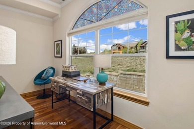 This inviting home features panoramic mountain views and a - photo 10