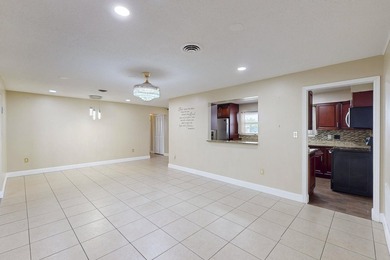 Welcome to this charming three-bedroom, two-bathroom - photo 17