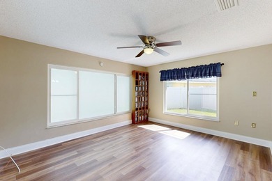 Welcome to this charming three-bedroom, two-bathroom - photo 25