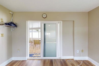 Welcome to this charming three-bedroom, two-bathroom - photo 28