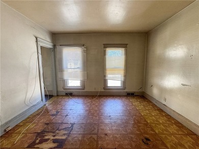 NO DELAYED NEGOTIATIONS - PRICED TO SELL - 5 BED / 1 BATH SINGLE - photo 5