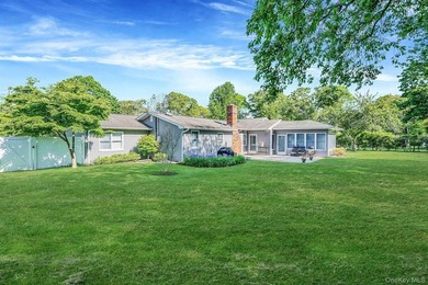 Spacious and well-maintained L-shaped ranch offering the perfect - photo 6