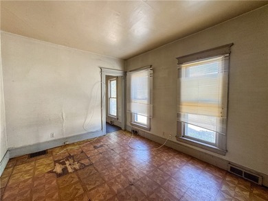 NO DELAYED NEGOTIATIONS - PRICED TO SELL - 5 BED / 1 BATH SINGLE - photo 7