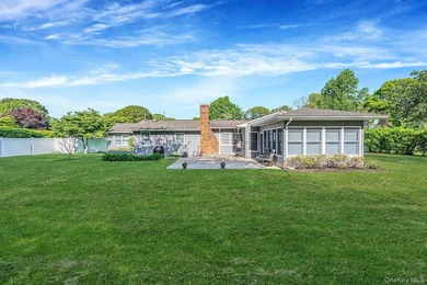 Spacious and well-maintained L-shaped ranch offering the perfect - photo 7