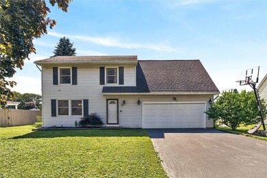 Some things are worth the wait! Welcome to 33 Loyalist Ave. This - photo 1
