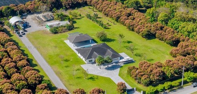 Welcome to Hacienda Moderna - a rare offering that blends - photo 1