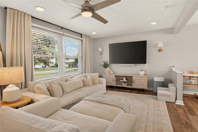 Some things are worth the wait! Welcome to 33 Loyalist Ave. This - photo 7