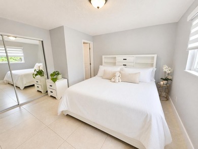 Welcome to this beautifully maintained 4-bedroom, 2-bathroom - photo 22