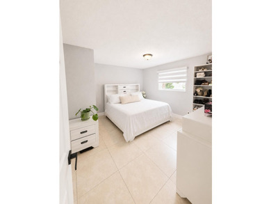 Welcome to this beautifully maintained 4-bedroom, 2-bathroom - photo 23