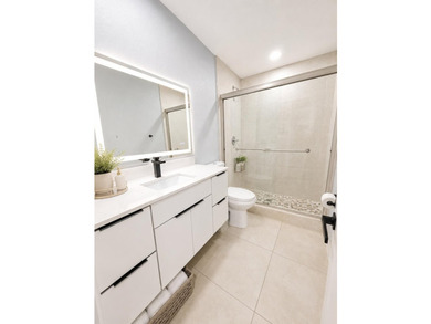 Welcome to this beautifully maintained 4-bedroom, 2-bathroom - photo 24