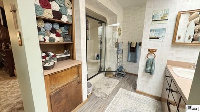 Rustic charm convenient to town! Check out this 4 bedroom, 3 - photo 35