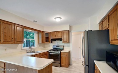 The Perfect Blend of Privacy & Elegance. Welcome home to this - photo 12