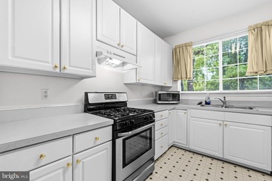 Buyer closing help available!!! Tucked on a quiet cul-de-sac in - photo 13