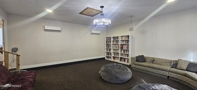 The Perfect Blend of Privacy & Elegance. Welcome home to this - photo 40