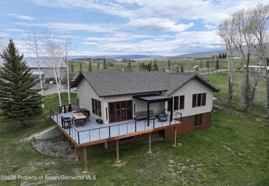 Experience unprecedented country living just 1.5 miles from - photo 3