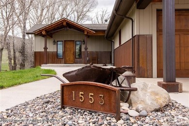 Experience unprecedented country living just 1.5 miles from - photo 4