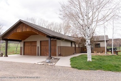 Experience unprecedented country living just 1.5 miles from - photo 5