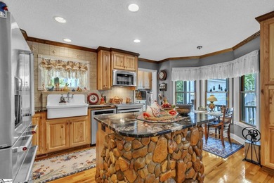 Contact listing agent Anna Ryan Surrounded by 2.39 private acres - photo 5