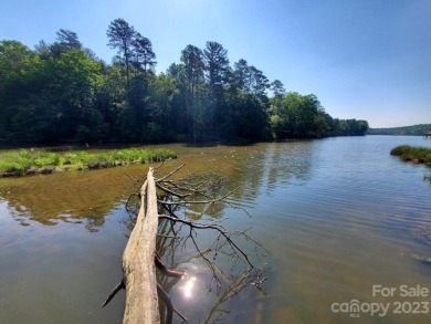 Lake Rhodhiss Lot For Sale in Granite Falls North Carolina