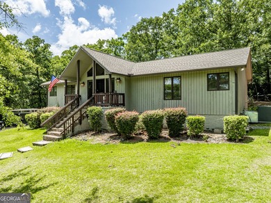 Just Minutes from Lake Sinclair - Space, Comfort & Updates - photo 3