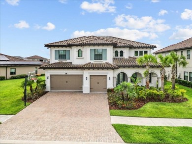 Lake Home For Sale in Wesley Chapel, Florida