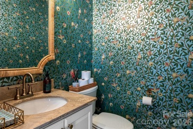 Nestled in the heart of highly desirable Lakeview Park, this - photo 24