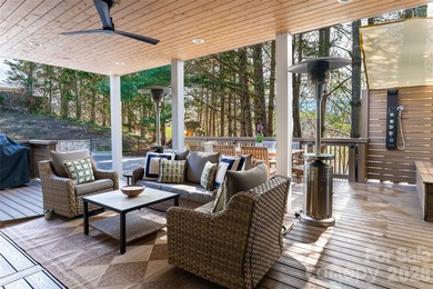 Nestled in the heart of highly desirable Lakeview Park, this - photo 36