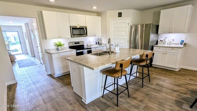 Move right into this beautifully maintained 4-bedroom, 2-bath - photo 3