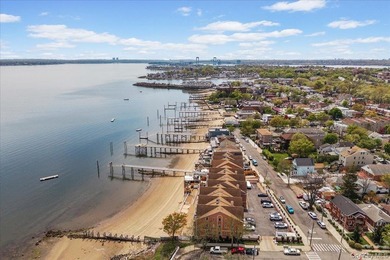 A premier waterfront offering in Golden Beach Estates, this - photo 1