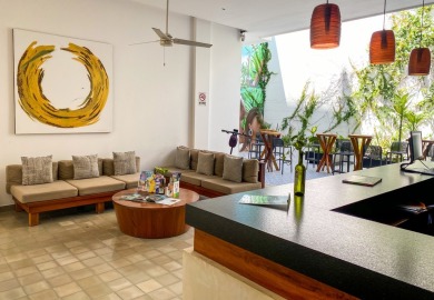 Prime Location 2-Bedroom Apartment Steps from Quinta Avenida &