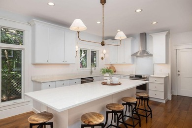 Thoughtfully renovated with a curated selection of designer - photo 14