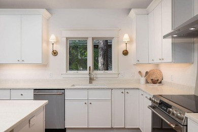Thoughtfully renovated with a curated selection of designer - photo 15