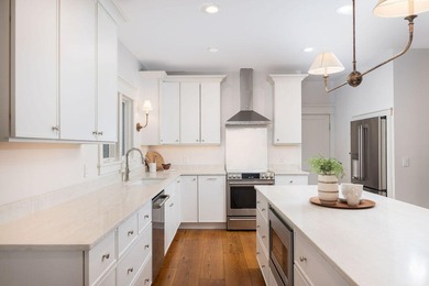 Thoughtfully renovated with a curated selection of designer - photo 16