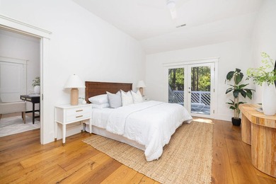 Thoughtfully renovated with a curated selection of designer - photo 30