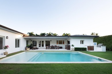Ideally positioned in the coveted North End of Palm Beach Island - photo 31