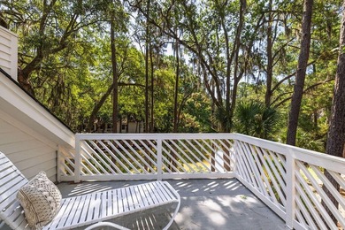 Thoughtfully renovated with a curated selection of designer - photo 35