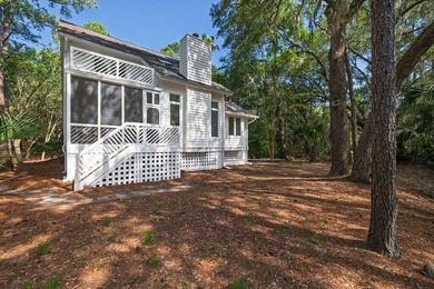 Thoughtfully renovated with a curated selection of designer - photo 37