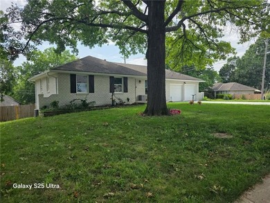 Priced UNDER appraised value & back on the market, no fault of - photo 6